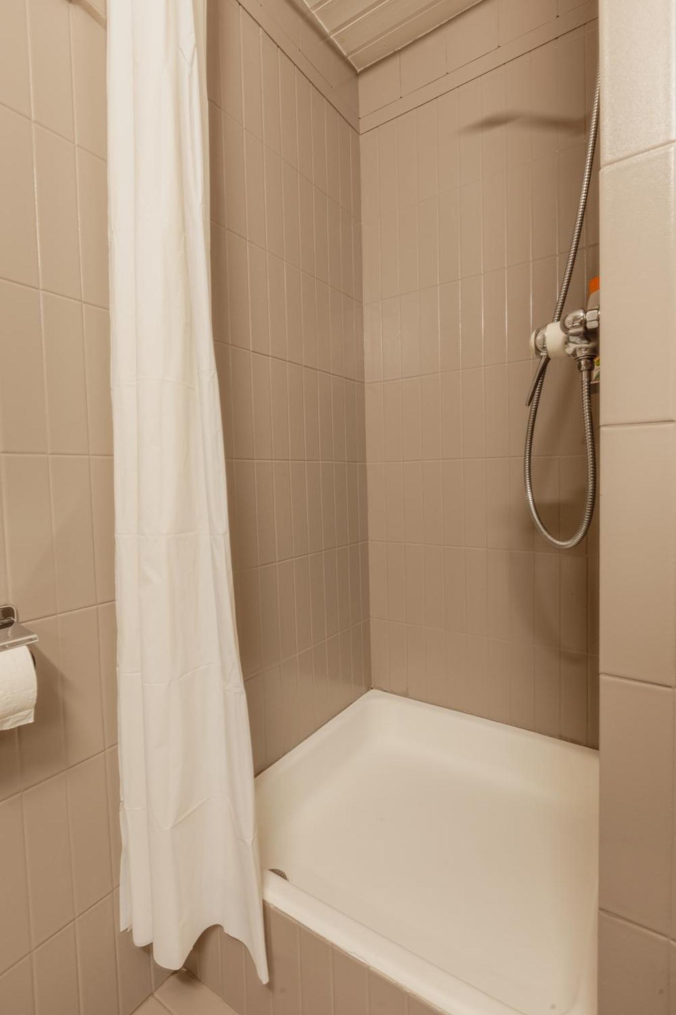 Superbe Appartement Avec Piscine Нендаз Екстериор снимка